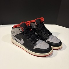 Air Jordan 1 Retro Mid “BRED SHADOW” Size 6.5 Youth Woman’s 8.5 Black Red & Gray
