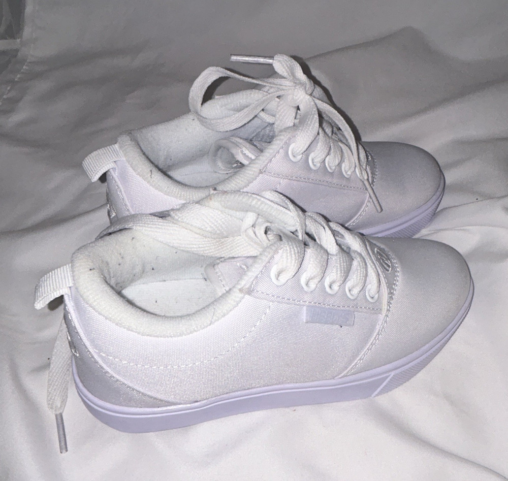 Heelys White Low Top Lace Up Wheeled Sneakers for Skating Solid