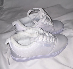 Heelys White Low Top Lace Up Wheeled Sneakers for Skating Solid