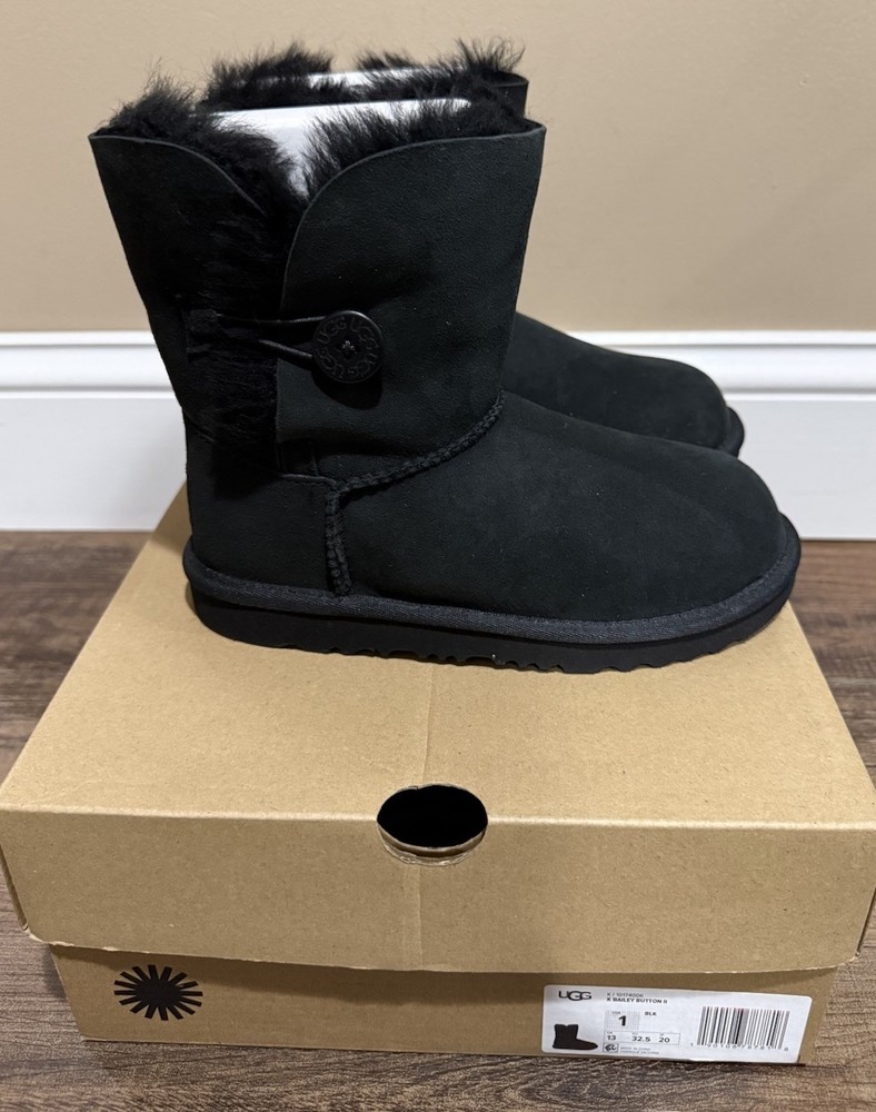 NIB Kids Girls UGG Size 1 Bailey Button II Boot BLK Black