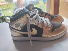 Nike Air Jordan 1 Mid SE Metallic Gold Black 3y Kids DR6968-071 Youth