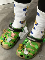 Minecraft Kids‘ Crocs: Meets Adventure!- LIMITED EDITION