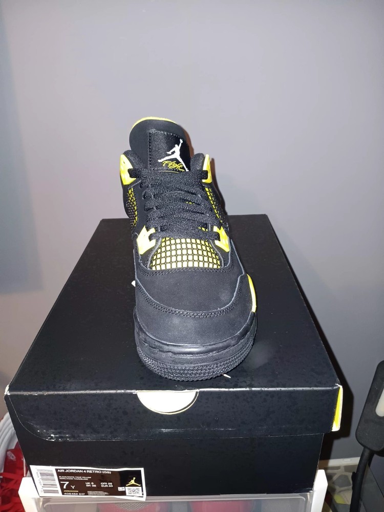 Air Jordan 4 Yellow Thunder GS Size 7Y 8/10 condition 100% Authentic