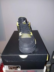 Air Jordan 4 Yellow Thunder GS Size 7Y 8/10 condition 100% Authentic