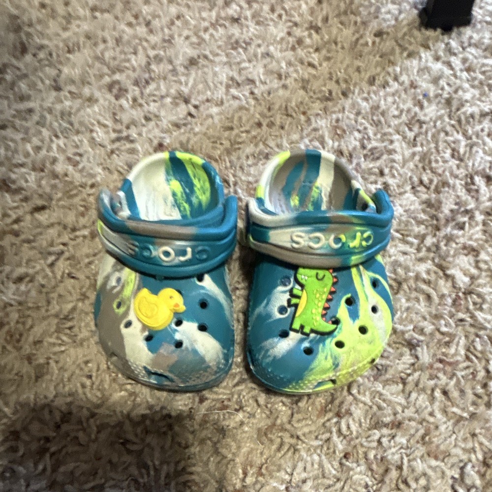 Kids Crocs Size 4
