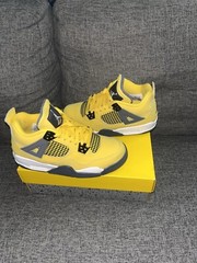 Air Jordan 4 Retro GS Lightning Size 5Y Kids