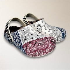 Crocs Classic Lined Bandana Zebra Clogs Kids J1 Paisley Faux Fur Multicolor NWT