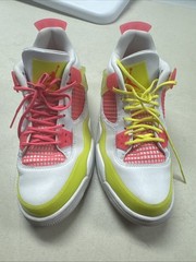 Lemon Pink 4s Youth 7 (Men’s 7/Women’s 8.5). Slightly Worn, t2