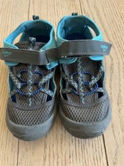 OshKosh B’gosh Gray & Blue Rubber Soled Water Shoes w/Hook & Loop Closure Sz 1