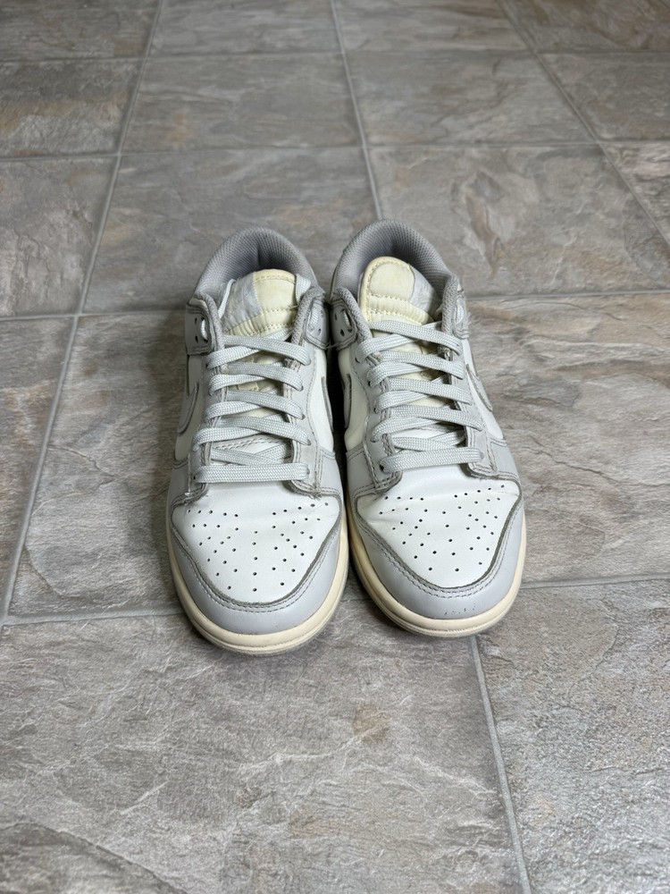 Nike Dunk Low Sail Light Bone GS Shoe Size 5.5Y Gray DD1503-107 Preowned