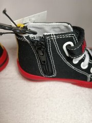 Disney Junior Sz 7 Mickey Mouse High top NWT