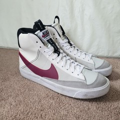 Size 6.5Y (GS) – Nike Blazer Mid 77 SE White Rush Maroon White Gray Black