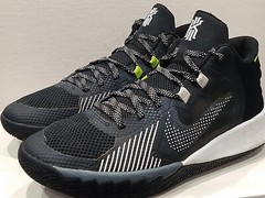 Nike Kyrie Flytrap V (GS) – DD0340 002 – Black / Cool Grey – 7Y / Womens: 8.5