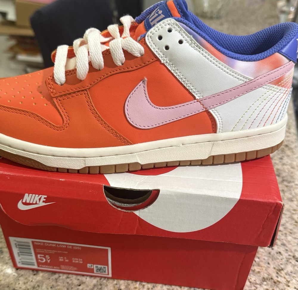 NEW Nike Dunk Low SE (GS) Size 5.5Y Safety Orange 7w FN0600-801 NIB