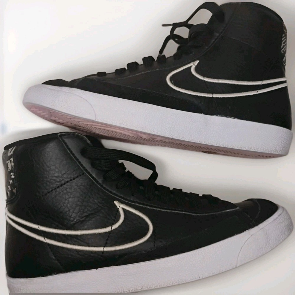 Pre Owned Youth NIKE Blazer Mid 77 Vintage Black And White, 5.5Y