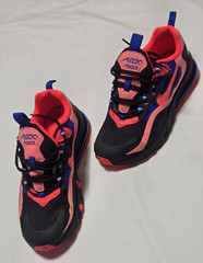 Nike Air Max 270 React GS Black Hyper Pink CT1579-001 Size 4Y Youth Womens 5.5