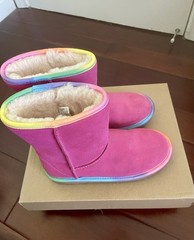 UGG Classic Short II Rainbow Pink Suede Water-Resistant Kids Boots US 5 1019699K