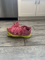Nike Kyrie 5 Patrick Star Size 10 Lace-Up Athletic Sneakers Slightly Worn