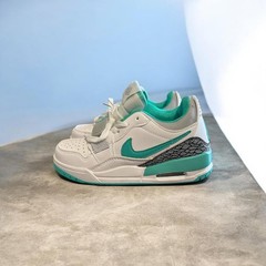 Nike White Teal Athletic Low Top Sneakers Unisex Kids Lace Up Hook & Loop
