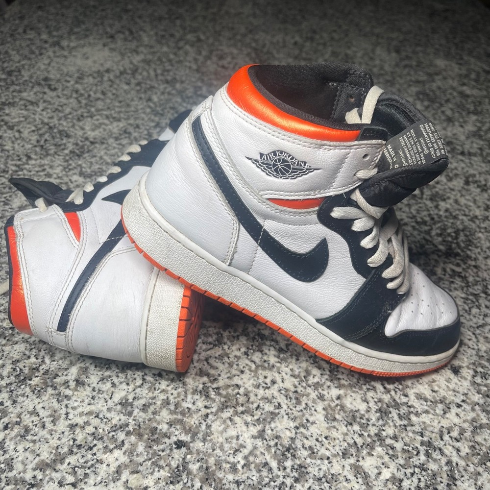 Nike Air Jordan 1 Retro High OG Electro Orange Youth Size 7y Shoes Basketball