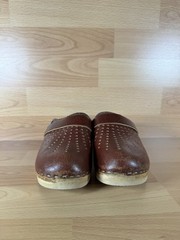 Sven Clogs Brown Leather Clogs Girls EU 34 Plain Toe Strap