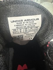 NEW Under Armour Kickit2 Paint Splatter Youth Size 6.5 Black Shoes 1301970-001