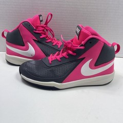 Nike Team Hustle D 7 Shoes Youth Size 6.5Y Pink Gray Hightop Basketball Sneakers