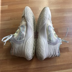 Nike kyrie flytrap athletic sneakers size 4