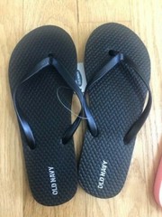 Old Navy Kids Classic Flip Flops Black, Silver, Melon Sizes12/13, 1/2, 3/4, 5/6