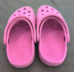 Crocs Classic Clogs Size C 9, Little Kids Girls, Bubble Gum Pink