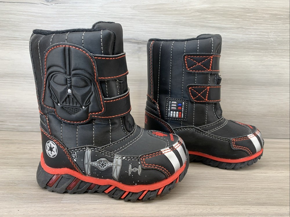 Star Wars Darth Vader Black / Red Snow Winter Boots Child Size 5/6 EUC