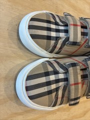 6374) Burberry Mini Markham Plaid Check Strap Shoes EUR SIZE 33 (US Size 2)