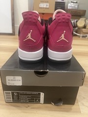 Jordan 4 Retro Voltage Cherry (GS) Size 5.5y / 7W ( RARE )