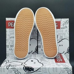 Peanuts® Snoopy White Canvas Lace-Up Children’s Shoes