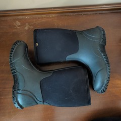 Bogs Classic High Youth Size 4 Euro size 37 Black Insulated Waterproof Boots