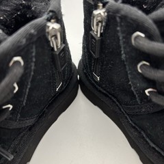 Kids UGG Neumel II Boot Suede Upper 1017320K Black Tie Lined Warm Size 6