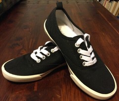 Pre-owned/Used ~ Old Navy Black & White Lace Up Sneakers! ~ Youth Shoes Size 13.
