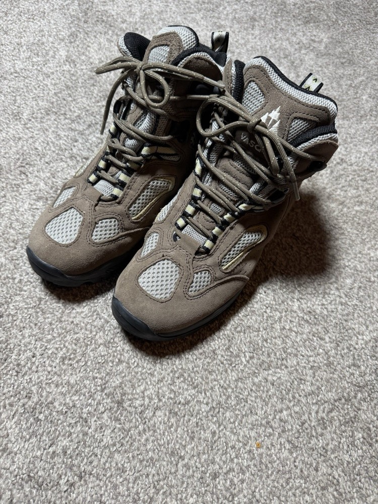 Vasque Breeze waterproof hiking boots Youth Size 4 M