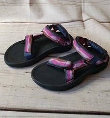 New Teva Hurricane XLT 2 Sandals – Kids Size 1
