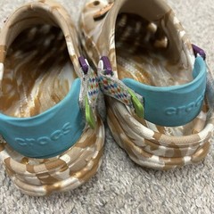 Crocs Limited Edition Cinnamon Toast Crunch Clogs 207925-J3 Junior Size 3 Brown