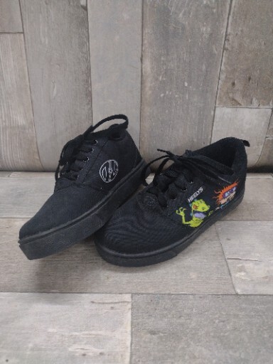 Heelys X RUGRATS Size 4 Youth Nickelodeon 90’s Kids Skater Shoe Gently Used