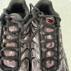 Nike Air Max Plus TN Topography Pack Black & White 7Y Running Shoes DJ4622-001