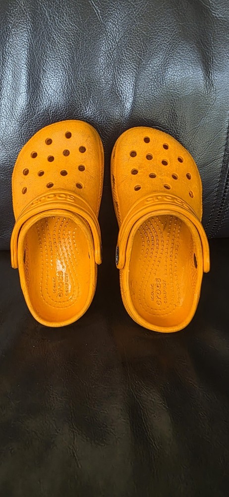 Crocs Kids 9 Clogs Orange Classic Slip On Casual Comfort Lightweight Summer