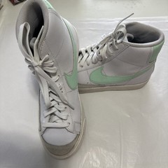 Youth Nike Blazer Mid 77 (GS) White Mint Green Dust (FZ3537 100) Sz 6.5Y Sneaker