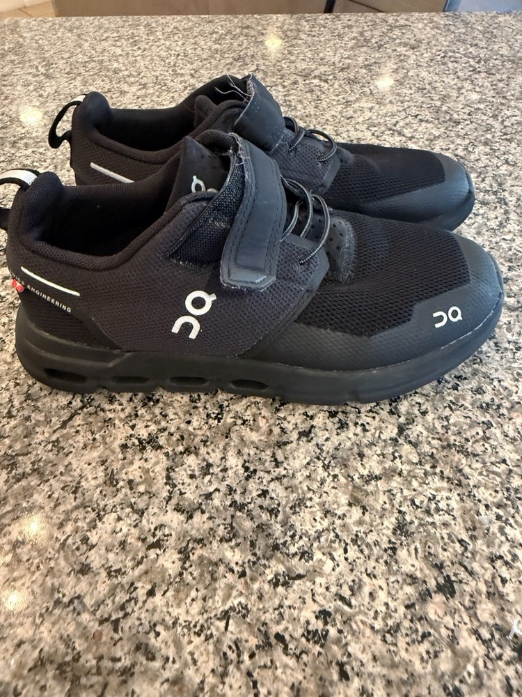 On Cloud Kids Sneakers Size 1.5