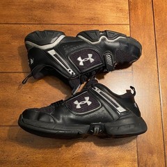 Under Armour Performance Youth 5 1/2 Black Sneaker