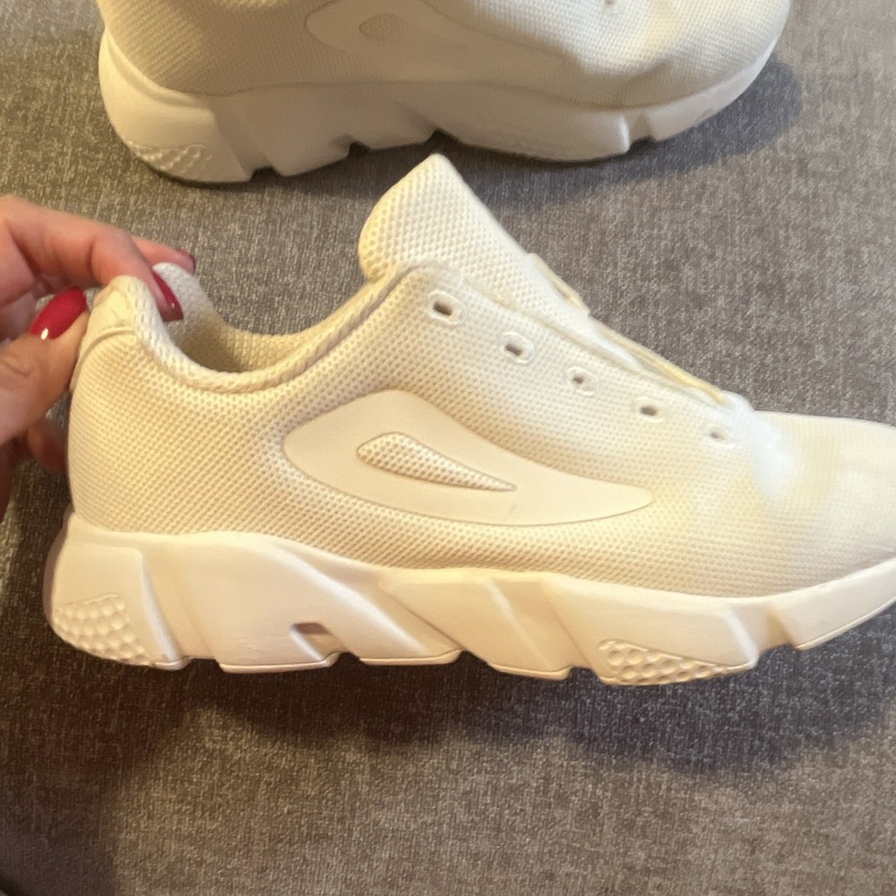FILA Disruptor 2 Unisex Kids White Athletic Sneakers US 6 / EU 38 UK 5