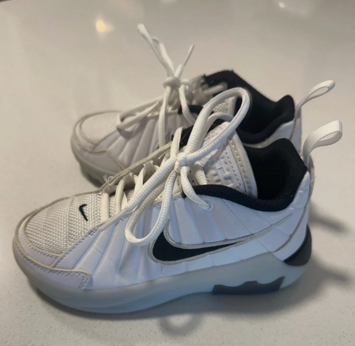 Nike LeBron Soldier 14 White/Black Low Top Lace-Up Basketball Sneakers US 12