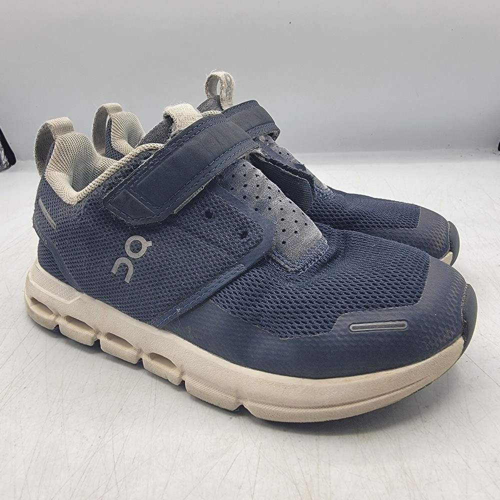 On Cloud Cloudplay Kids 12K Blue Athletic Sneakers School Casual Walking Out