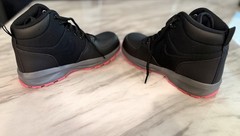 Nike Manoa Big Kids Boot Black/hyper Pink Size 6.5y Pre-owned Excellent